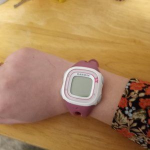 Pink Garmin Forerunner 10